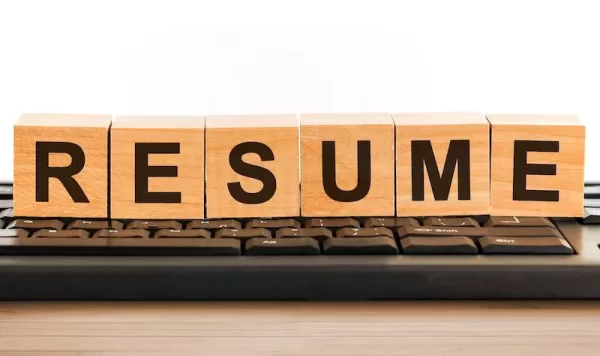 Customize Your Resume for the Canadian Job Market